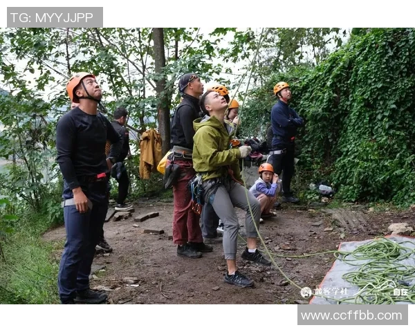 重庆攀岩队反击战术解析与训练策略全景剖析 重庆攀岩队反击战术解析与训练策略全景剖析